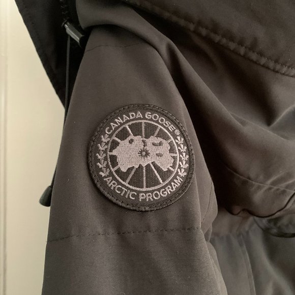 Canada Goose Shelburne Parka Black Label - Picture 6 of 9